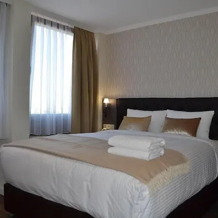 ذا هيلميت 2* Saint-Josse-ten-Noode